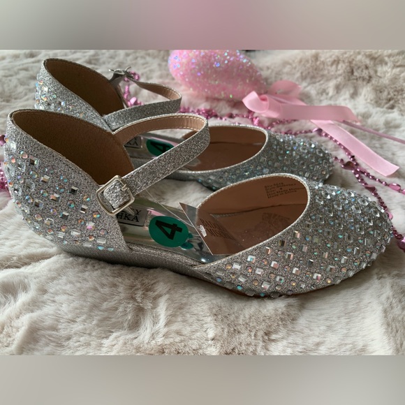 ✨Girls Sparkly Dress Shoes Badgley Mischka✨ - Picture 6 of 10